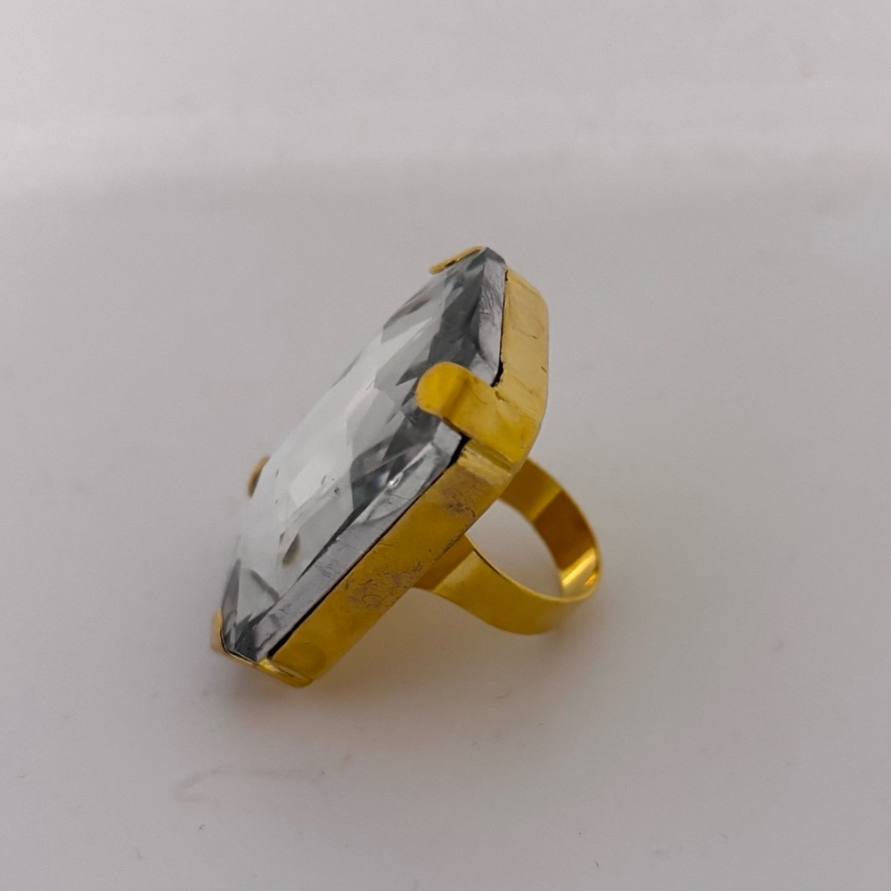 EXAGGERATED EXTRA LARGE CLEAR STONE FASHION RING IN A GOLD SETTING-NEW - Picture 3 of 5